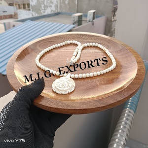 Collar de cuentas de hueso o joyería para fiestas, utilizada para fines espirituales, culturales y estéticos, y con gran variedad de estilos. - Product Image 3