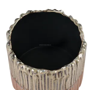 Porte-bougie en métal doré imprimé en typographie artisanale de luxe minimaliste pour la décoration de la maison moderne haut de gamme pour les fêtes de Noël - Product Image 2