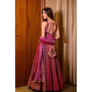 Hermoso vestido Anarkali y Dupatta para fiesta en talla XS - Product Image 1
