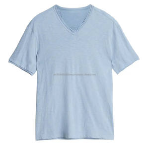 Camiseta Orgánica con Cuello en V, Azul Claro, Ajustada, Camiseta con Cuello en V para Hombre, Premium, Ajustada, de Gamuza - Product Image 2