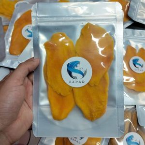 Option de collation saine Mangue séchée douce du Vietnam Sans produits chimiques - Product Image 2