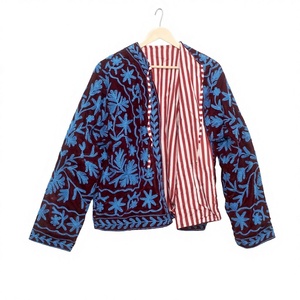 Exportador de Chaqueta de Terciopelo Elegante para Invierno, Bordado Floral, Cuello Redondo, Estilo Suzani, Manga Larga, Forro de Algodón Puro, Transpirable - Product Image 1