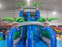 Vente flash d'été : Toboggan aquatique gonflable avec quatre pistes et piscine, en promotion