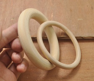 Bracelets en bois naturel faits à la main, ethniques, tendance, polis, vintage, ronds, larges, épais, pour femmes, bijoux cadeau - Product Image 1