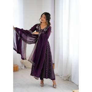 Impresionante vestido Anarkali con elegante trabajo de secuencia de bordado para vestidos - Product Image 1