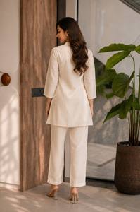 Neues Designer-Damen-Mal-Chanderi-Set mit Stickerei, Wendbar, Dehnbar, Schnelltrocknend, Knitterfrei, für Partys und Alle Jahreszeiten - Product Image 3