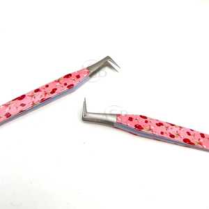 Pinzas para Pestañas con Estampado de Cerezas, Agarre Fuerte, 90 Grados, Logotipo Personalizado, Acero Inoxidable Sostenible, Punta Puntiaguda, Sin Fibra - Product Image 4