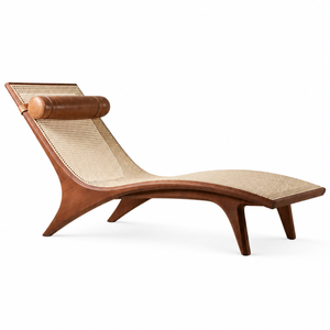 Chaise longue artisanale en teck avec silhouette ondulée, lit élégant en rotin avec coussin cylindrique - Product Image 1