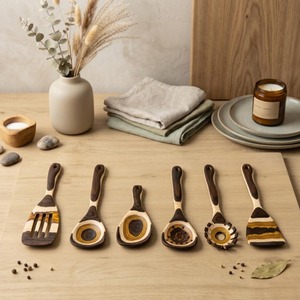 Ensemble d'ustensiles à salade en bois de haute qualité avec cuillères et spatules, écologiques, ustensiles de cuisine manuels - Product Image 1