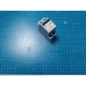 Série Fuji CP30F - Protecteur de circuit bipolaire MCP CP30FM-2P005, utilisé comme pièce détachée pour équipement semi-conducteur d'époque - Product Image 2