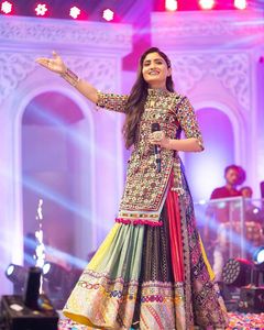 Conjunto de Lehenga Choli con Estampado Multicolor Especial para Navratri, con Trabajo de Espejos Reales, Lehenga de Algodón Muslin, Diseño de Garba Dandiya - Product Image 3