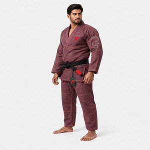 Tenue de judo athlétique conçue avec un tissu renforcé, coupe confortable et qualité fiable pour les pratiquants engagés dans les arts martiaux. - Product Image 6