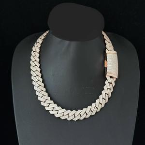 Collier chaîne à maillons en moissanite taille brillant 18 mm, luxe, en argent sterling plaqué or, pour bijoux de mariage certifiés, pour homme - Product Image 1