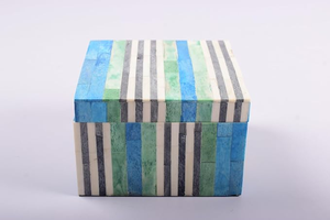 FAIZA CRAFT Boîte de rangement carrée moderne en résine gravée à la main de qualité supérieure, design personnalisable, bijoux, maquillage, mariage - Product Image 5