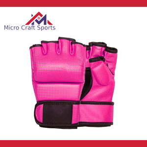 Guantes Profesionales de MMA y Boxeo de Cuero PU con Logotipo Personalizado, Cierre de Seguridad, Antideslizantes, Correa de Muñeca Ajustable, Hechos en Pakistán - Product Image 4