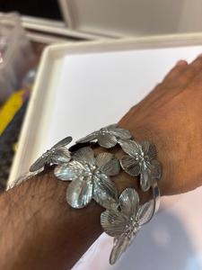 <b>Silver</b> Tone Flower Cuff <b>Bracelet</b> Metal Floral Design Fashion Jewelry Wholesale - Product Image 2