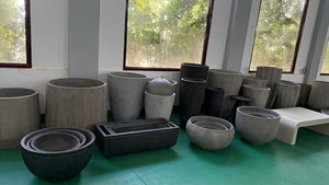 Juego de 3 Macetas y Jardineras Modernas Minimalistas de Cemento Glaseado en Gris Antiguo para Decoración de Hogar y Jardín - Product Image 4