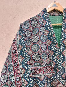 Chaqueta de Algodón con Parches Kantha Tejidos a Mano |   Kimono Acolchado Transpirable de Invierno con Cinturón |   Sostenible - Product Image 2