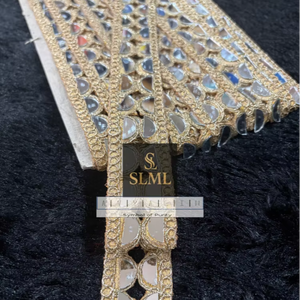 Ribete de encaje de red con trabajo de espejo y hilo dorado para decoración de saris, lehengas, blusas y prendas nupciales - Product Image 1