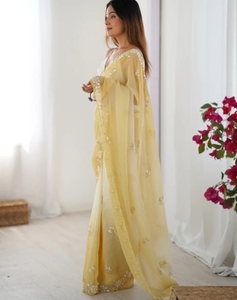 Sari de Rayón con Adornos KV, Estilo Bollywood (Amarillo) - Ropa de Fiesta de Secado Rápido y Sin Arrugas - Product Image 5