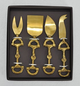 Ensemble de 4 couteaux à fromage de luxe pour café et boulangerie, design étrier de cheval, lavable au lave-vaisselle, coffret cadeau - Product Image 3