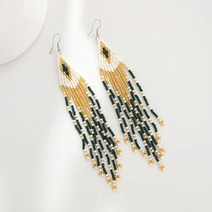 Pendientes Huggie de Estilo Bohemio, Extra Largos, Multicolor, con Cuentas de Semillas y Flecos, Joyería Miyuki, Cuentas de Semillas a la Moda - Product Image 3