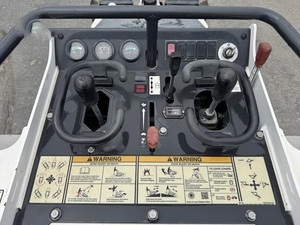 Minicargadora MT85 2019, máquina compacta de construcción con alto rendimiento - Product Image 5
