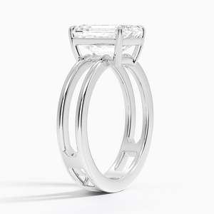 Anillo de compromiso solitario de doble banda abierto Aimee con moissanita de corte ovalado certificada GRA, chapado en oro de 14K sobre plata 925, engaste de garra - Product Image 6