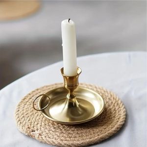 Candelabro Cónico de Metal Dorado Tradicional, Portátil, con Anillo para el Dedo, Adorno de Lujo para el Hogar, Base de Latón para Velas - Product Image 6