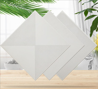Panneau de plafond en aluminium, dalle de plafond suspendu en métal 600x600, système à clipser, résistant au feu, imperméable, revêtement en poudre, décoratif