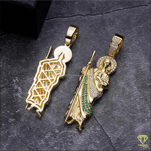 Exclusivo colgante de joyería religiosa con piedras de diamante moissanita de primera calidad y estilo elegante - Product Image 3