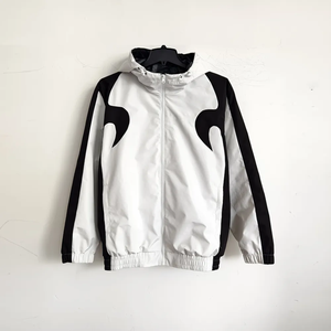 Conjunto Deportivo Corto para Hombre, Chaqueta con Cierre y Pantalones Cortos, Diseño Color Block, Reflectante, de Nailon, Personalizable - Product Image 2