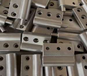 Componentes de Codo de Tubería de Acero Inoxidable Fundido, Superficies Mecanizadas por CNC, Corte por Electroerosión por Hilo, Brochado para Sistemas de Maquinaria Industrial - Product Image 1