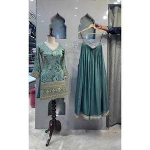 Long costume pakistanais de créateur avec Sharara et Dupatta Vêtements indiens élégants - Product Image 1