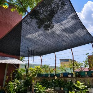Malla de Sombra de HDPE de Alta Calidad, 85% de Protección Solar, 3x100m, Estabilizada contra Rayos UV, para Invernaderos, Jardines, Agricultura y Ganadería - Product Image 4
