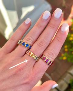 Bague Éternité de Luxe en Or 9K Entièrement Sertie de Saphirs de Laboratoire avec Monture Pavée pour Femme – Cadeau Idéal pour Fiançailles et Anniversaire - Product Image 3