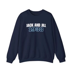 Sudadera de Cuello Redondo para Hombre Jack and Jill 1938, Sudadera con Gráfico Bordado Personalizado, Sudadera Informal, Suave y Cálida para Usar en la Calle - Product Image 2
