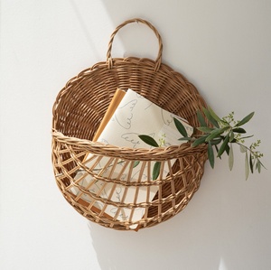 Cestas colgantes tejidas de mimbre natural para decoración del hogar y organizador, cestas de pared de mimbre. - Product Image 5