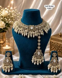 Parure de collier et boucles d'oreilles ethniques Kundan de mariage haut de gamme, plaqué or antique, en alliage de zinc et pierres de zircon, pour femme - Product Image 1