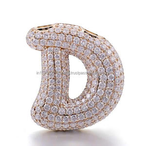 Pendentif Alphabet D Moderne avec Diamant Moissanite Brillant – Bijou Initial Élégant pour Hommes et Femmes – Vente en Gros - Product Image 1