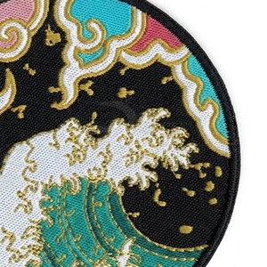 Écussons tissés personnalisés avec logos pour vestes, sacs, chapeaux et accessoires vestimentaires, pour la mise en marque. - Product Image 6