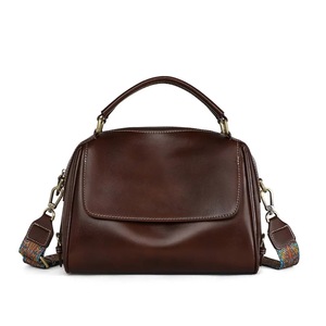 กระเป๋าถือสะพายไหล่หนังแท้ขนาดเล็กสำหรับผู้หญิง ดีไซน์เรียบหรู วินเทจ แฟชั่น ทันสมัย ใช้งานได้หลากหลาย พร้อมสายสะพายข้างและสายคล้องมือ - Product Image 1