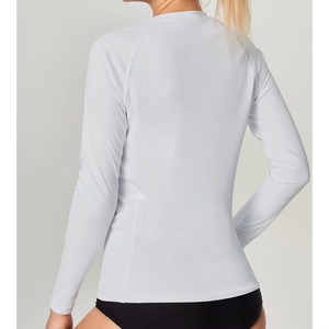 T-shirt de sport extensible 4 directions pour femme, haut de compression à manches courtes en polyester et élasthanne, vêtements de sport personnalisés imprimés - Product Image 6