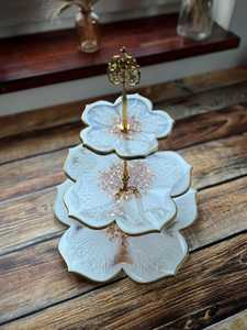 ฐานวางเค้กเรซิ่นอีพ็อกซี่สุดหรูพร้อมฐานไม้สำหรับจัดแสดงขนมหวาน - Product Image 3