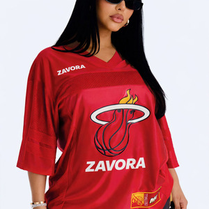 เสื้อฟุตบอลตาข่ายคอวีสีแดงราคาส่งถูก ปักลายได้ตามสั่ง สไตล์สตรีทแวร์วินเทจ เสื้ออเมริกันฟุตบอลสำหรับผู้หญิง จากซัพพลายเออร์ - Product Image 6