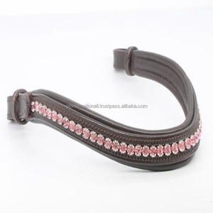 Diadema de cuero acolchada para caballo, decorada con una hilera de cristales redondos dorados florales, estilo Mega Bling Bride. - Product Image 4