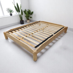 OEM/ODM Cama de plataforma Queen de madera de caucho sostenible Muebles de dormitorio de diseño minimalista moderno hechos en Vietnam - Product Image 1