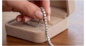 Pulsera de tenis de moissanita de plata 925 para mujer, corte brillante redondo, engaste hecho a mano, joyería clásica para boda, regalo para novia - Product Image 2