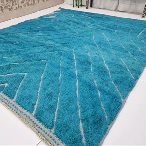 Hermosa alfombra marroquí Ben Ourain alfombra peluda Alfombra de lana hecha a medida Área de rayas turquesa ÚNICA ALFOMBRA bereber con mechones para el hogar - Product Image 1