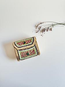 Hermoso bolso de mano redondo con diseño intrincado, ideal para bodas, eventos festivos y con un estilo étnico elegante. - Product Image 3